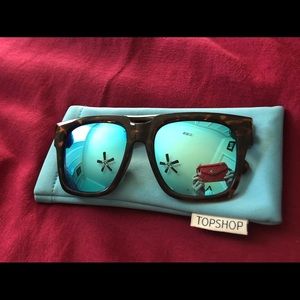 *Sold*Quay Australia sun glasses CHRISSPY MILA